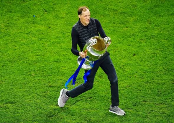 Thomas Tuchel - Stationen als Trainer, FC Chelsea 2021 - Mandatory Credit: Photo by Dave Shopland BPI Shutterstock (11978023jc) Manager Thomas Tuchel of Chelsea celebrates with the Champions League Trophy Manchester City v Chelsea, UEFA Champions League, Final, Football, Estadio do Dragao, Porto, Portugal - 29 May 2021 EDITORIAL USE ONLY No use with unauthorised audio, video, data, fixture lists, club league logos or live services. Online in-match use limited to 120 images, no video emulation. No use in betting, games or single club league player publications. Manchester City v Chelsea, UEFA Champions League, Final, Football, Estadio do Dragao, Porto, Portugal - 29 May 2021 EDITORIAL USE ONLY No use with unauthorised audio, video, data, fixture lists, club league logos or live services. Online in-match use limited to 120 images, no video emulation. No use in betting, games or single club league player publications. Copyright: xDavexShopland BPI Shutterstockx 11978023jc