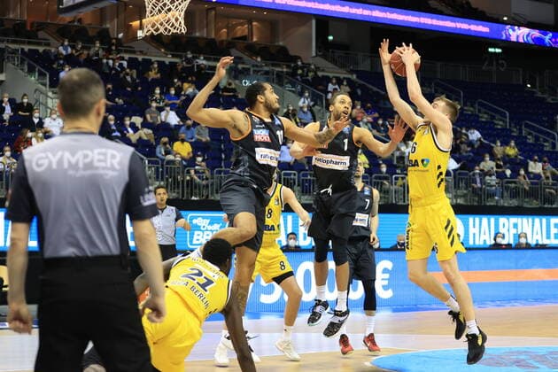 DEU, GER, easyCredit BBL, ALBA vs ratiopharm Ulm, 2 game, 01 06 2021, Mercedes Benz Arena, Berlin, DEU, GER, easyCredit BBL, ALBA vs ratiopharm Ulm, 2 game, in picture Malte Delow ALBA Berlin 6 , Christ Koumadje ALBA Berlin 21 , Isaiah Wilkins ratiopharm Ulm 11 , Demetrius Conger ratiopharm Ulm 1 nordphotoxGmbHx xEngler nph00076