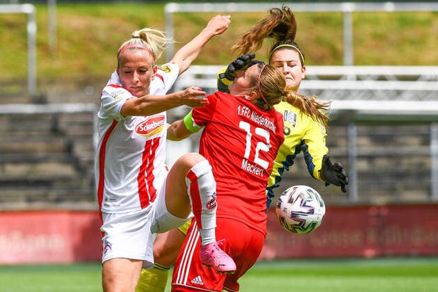 v li Mandy Islacker Köln, 8 , 21 , Jasmin Mackert FFC Niederkirchen, 12 , Alina Kraus Goalkeeper FFC Niederkirchen, Zweikampf, Duell, duel, tackle, tackling, Dynamik, Action, Aktion, 03 06 2021, Köln Deutschland , Fussball, 2 Frauen Bundesliga Süd, 1 FC Köln 1 FFC Niederkirchen, DFB DFL REGULATIONS PROHIBIT ANY USE OF PHOTOGRAPHS AS IMAGE SEQUENCES AND OR QUASI VIDEO xmhx