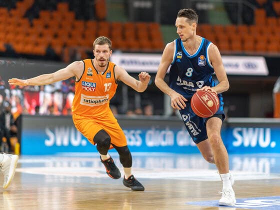 Andreas Obst Ratiopharm Ulm 13 , Marcus Eriksson Alba Berlin, 08 , Ratiopharm Ulm vs Alba Berlin, basketball, playoffs, game 4, season 2020 2021, 05 06 2021, Ratiopharm Ulm vs Alba Berlin, basketball, playoffs, game 4, season 2020 2021, 05 06 2021 New Ulm Copyright: xEibner-Pressefoto SaschaxWaltherx EP_EER