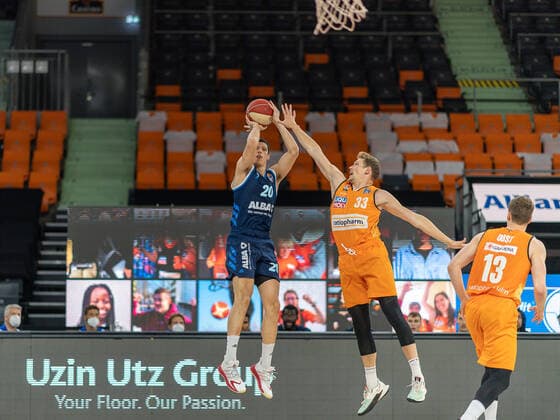 Simone Fontecchio Alba Berlin, 20 , Patrick Heckmann Ratiopharm Ulm 33 , Ratiopharm Ulm vs Alba Berlin, basketball, playoffs, game 4, season 2020 2021, 05 06 2021, Ratiopharm Ulm vs Alba Berlin, basketball, playoffs, game 4, season 2020 2021, 05 06 2021 New Ulm Copyright: xEibner-Pressefoto SaschaxWaltherx EP_EER