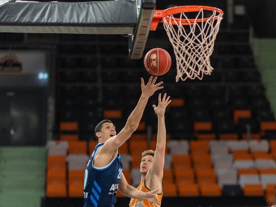 Simone Fontecchio Alba Berlin, 20 , Patrick Heckmann Ratiopharm Ulm 33 , Ratiopharm Ulm vs Alba Berlin, basketball, playoffs, game 4, season 2020 2021, 05 06 2021, Ratiopharm Ulm vs Alba Berlin, basketball, playoffs, game 4, season 2020 2021, 05 06 2021 New Ulm Copyright: xEibner-Pressefoto SaschaxWaltherx EP_EER
