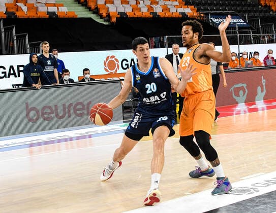GER, BBL, Play offs, ratiopharm ulm vs Alba Berlin 05 06 2021, ratiopharm arena, Neu Ulm, GER, BBL, Play offs, ratiopharm ulm vs Alba Berlin, in picture Simone Fontecchio Berlin, 20 , Troy Caupain Ulm, 23 nordphotoxGmbHx xHafner nph00200