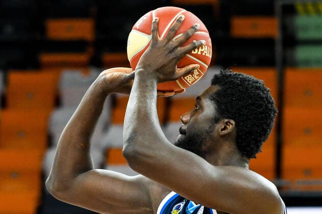 GER, BBL, Play offs, ratiopharm ulm vs Alba Berlin 05 06 2021, ratiopharm arena, Neu Ulm, GER, BBL, Play offs, ratiopharm ulm vs Alba Berlin, in picture Jean Marc Christ Koumadje Berlin, 21 at free throw nordphotoxGmbHx xHafner nph00200