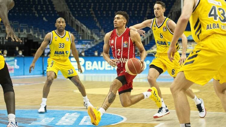 f l Jayson Granger Alba 33, Wade Baldwin Bayern 2, Marcus Eriksson Alba 8, 09 06 2021, BBL, Alba Berlin vs FC Bayern Final Game 1, at Mercedes Benz Arena, GER, Berlin, 09 06 2021, BBL, Alba vs FC Bayern Game 1 Playoff Berlin Copyright: xUwexKoch Eibner-Pressefotox EP_UKH
