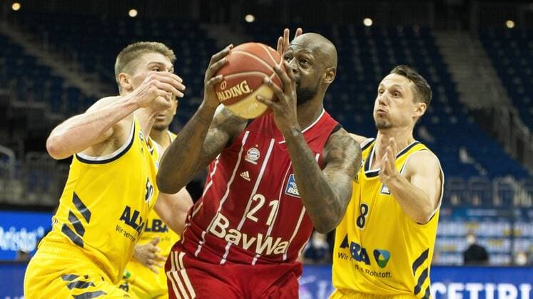 f l Ben Lammers Alba 50, James Gist Bayern 21, Marcus Eriksson Alba 8, 09 06 2021, BBL, Alba Berlin vs FC Bayern Final Game 1, at Mercedes Benz Arena, GER, Berlin, 09 06 2021, BBL, Alba vs FC Bayern Game 1 Playoff Berlin Copyright: xUwexKoch Eibner-Pressefotox EP_UKH