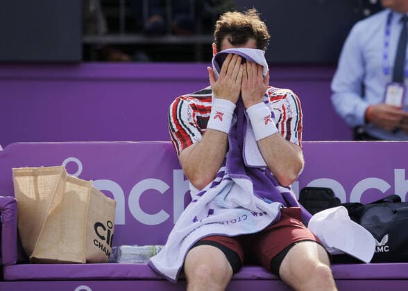 Sport Bilder des Tages Mandatory Credit: Photo by Ella Ling BPI Shutterstock (12074706ct) Andy Murray of GBR feels the emotion following his win Cinch Championships, Day Two, Tennis, Queens Club, London, UK - 15 June 2021 EDITORIAL USE ONLY No use with unauthorised audio, video, data, fixture lists, club league logos or live services. Online in-match use limited to 120 images, no video emulation. No use in betting, games or single club league player publications. Cinch Championships, Day Two, Tennis, Queens Club, London, UK - 15 June 2021 EDITORIAL USE ONLY No use with unauthorised audio, video, data, fixture lists, club league logos or live services. Online in-match use limited to 120 images, no video emulation. No use in betting, games or single club league player publications. Copyright: xEllaxLing BPI Shutterstockx 12074706ct