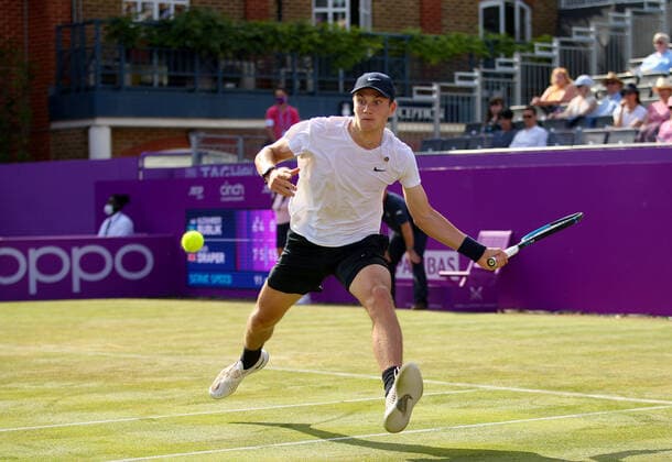 Mandatory Credit: Photo by Ella Ling BPI Shutterstock (12084430bo) Jack Draper of Great Britain in action Cinch Championships, Day Three, Tennis, Queens Club, London, UK - 16 June 2021 EDITORIAL USE ONLY No use with unauthorised audio, video, data, fixture lists, club league logos or live services. Online in-match use limited to 120 images, no video emulation. No use in betting, games or single club league player publications. Cinch Championships, Day Three, Tennis, Queens Club, London, UK - 16 June 2021 EDITORIAL USE ONLY No use with unauthorised audio, video, data, fixture lists, club league logos or live services. Online in-match use limited to 120 images, no video emulation. No use in betting, games or single club league player publications. Copyright: xEllaxLing BPI Shutterstockx 12084430bo