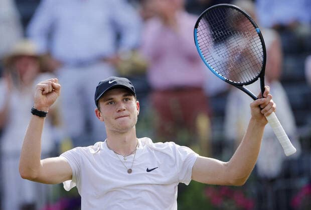 Mandatory Credit: Photo by Ella Ling BPI Shutterstock (12084430be) Jack Draper of Great Britain celebrates Cinch Championships, Day Three, Tennis, Queens Club, London, UK - 16 June 2021 EDITORIAL USE ONLY No use with unauthorised audio, video, data, fixture lists, club league logos or live services. Online in-match use limited to 120 images, no video emulation. No use in betting, games or single club league player publications. Cinch Championships, Day Three, Tennis, Queens Club, London, UK - 16 June 2021 EDITORIAL USE ONLY No use with unauthorised audio, video, data, fixture lists, club league logos or live services. Online in-match use limited to 120 images, no video emulation. No use in betting, games or single club league player publications. Copyright: xEllaxLing BPI Shutterstockx 12084430be