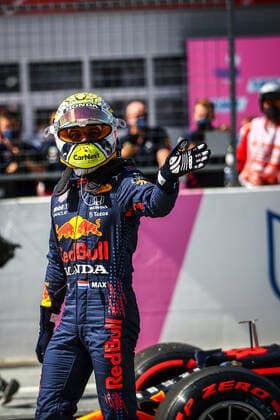 VERSTAPPEN Max (ned), Red Bull Racing Honda RB16B, portrait, celebrating his pole position during the Formula 1 Grosser Preis Der Steiermark 2021, 2021 Styrian Grand Prix, 8th round of the 2021 FIA Formula One World Championship, WM, Weltmeisterschaft from June 25 to 27, 2021 on the Red Bull Ring, in Spielberg, Austria FORMULE 1 : Grand prix de Styrie - Essais - Spielberg - 26 06 2021 DPPI Panoramic