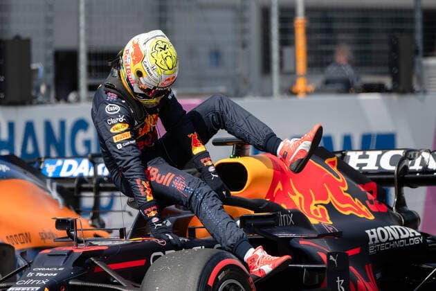 Max Verstappen Red Bull Racing Honda gets out of the car after qualifying and cheers for pole position, AUT, Formula 1 Austrian Grand Prix, Red Bull Ring Spielberg, Race 9, 2021 season, 03 07 2021 AUT, Formula 1 Austrian Grand Prix, Red Bull Ring Spielberg, Race 9, 2021 season, 03 07 2021 Spielberg Copyright: xEibnerxPressefoto MichaelxMemmlex EP_MMR