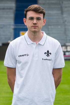 12 07 2021, xfux, football 2 Bundesliga, SV Darmstadt 98, 2 BL, porträttermin 2021 2022, emonline emspor, v l co coach analysis Maximilian Hahn, SV Darmstadt 98, 2 BL, porträttermin 2021 2022 Darmstadt