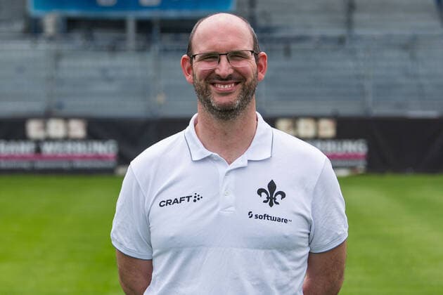12 07 2021, xfux, football 2 Bundesliga, SV Darmstadt 98, 2 BL, porträttermin 2021 2022, emonline emspor, v l physiotherapist Dirk Schmitt, SV Darmstadt 98, 2 BL, porträttermin 2021 2022 Darmstadt