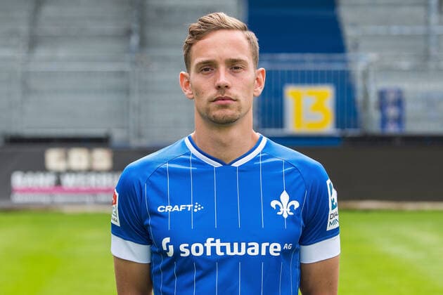 12 07 2021, xfux, football 2 Bundesliga, SV Darmstadt 98, 2 BL, porträttermin 2021 2022, emonline emspor, v l Jannik Mueller, SV Darmstadt 98, 2 BL, porträttermin 2021 2022, Darmstadt