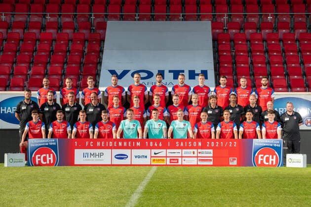 Back row from left Norman Theuerkauf FC Heidenheim, 30 , Jonas Foehrenbach FC Heidenheim, 19 , Tim Siersleben FC Heidenheim, 04 , Patrick Schmidt FC Heidenheim, 32 , Oliver Huesing FC Heidenheim, 05 , Tim Kleindienst FC Heidenheim, 10 , Patrick Mainka FC Heidenheim, 06 , Jan Schoeppner FC Heidenheim, 03 , Denis Thomalla FC Heidenheim, 11 , Robert Leipertz FC Heidenheim, 13 , Stefan Schimmer FC Heidenheim, 09 , Middle row from left Marc Weiss FC Heidenheim, Physiotherapist , Johannes Gessler FC Heidenheim, Physiotherapist , Dieter Jarosch FC Heidenheim, Co Trainer , Frank Schmidt FC Heidenheim, Head Coach , Konstantin Kerschbaumer FC Heidenheim, 27 , Dzenis Burnic FC Heidenheim, 20 , Melvin Ramusovic FC Heidenheim, 28 , Tobias Mohr FC Heidenheim, 29 , Julian Stark FC Heidenheim, 25 , Bernd Wenig FC Heidenheim, Goalkeepertainer , Said Lakhal FC Heidenheim, Athletics Coach , Alexander Raaf FC Heidenheim, Team Manager ,Manuel Henck FC Heidenheim, Witness , front row from left Tim Seifert FC Heidenheim, 36 , Marnon Busch FC Heidenheim, 02 , Florian Pick FC Heidenheim, 17 , Christian Kuehlwetter FC Heidenheim, 24 , Vitus Eicher FC Heidenheim, 22 , Kevin Mueller FC Heidenheim, 01 , Paul Tschernuth FC Heidenheim, 34 , Andreas Geipl FC Heidenheim, 08 , Lee Marvin Rittmueller FC Heidenheim, 18 , Kevin Sessa FC Heidenheim, 16 , Gianni Mollo FC Heidenheim, 38 , GER, 1 FC Heidenheim 1846 e V , Football, 2 Bundesliga, Team photo, Season 2021 2022, 20 07 2021, GER, 1 FC Heidenheim 1846 e V , Football, 2 Bundesliga, Team photo, Season 2021 2022, 20 07 2021 Heidenheim Copyright: xEibner-Pressefotox EP_EER
