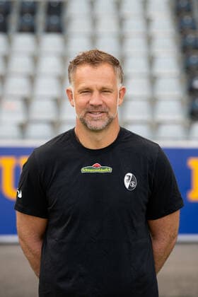 Lars Voßler SC Freiburg, Co Trainer , GER, SC Freiburg, 29 07 2021, Media Day Fussball Bundesliga, Spielzeit 2021 2022 DFL REGULATIONS PROHIBIT ANY USE OF PHOTOGRAPHS AS IMAGE SEQUENCES AND OR uerthQUASI VIDEO GER, SC Freiburg, 29 07 2021, Media Day Fussball Bundesliga, Spielzeit 2021 2022 Freiburg Copyright: xEibnerxPressefotox EP_EER