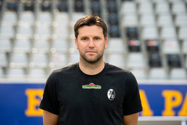 Florian Bruns SC Freiburg, Co Trainer , GER, SC Freiburg, 29 07 2021, Media Day Fussball Bundesliga, Spielzeit 2021 2022 DFL REGULATIONS PROHIBIT ANY USE OF PHOTOGRAPHS AS IMAGE SEQUENCES AND OR uerthQUASI VIDEO GER, SC Freiburg, 29 07 2021, Media Day Fussball Bundesliga, Spielzeit 2021 2022 Freiburg Copyright: xEibnerxPressefotox EP_EER