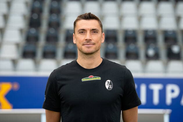Daniel Wolf SC Freiburg, Athletic Trainer , GER, SC Freiburg, 29 07 2021, Media Day Fussball Bundesliga, Spielzeit 2021 2022 DFL REGULATIONS PROHIBIT ANY USE OF PHOTOGRAPHS AS IMAGE SEQUENCES AND OR uerthQUASI VIDEO GER, SC Freiburg, 29 07 2021, Media Day Fussball Bundesliga, Spielzeit 2021 2022 Freiburg Copyright: xEibnerxPressefotox EP_EER