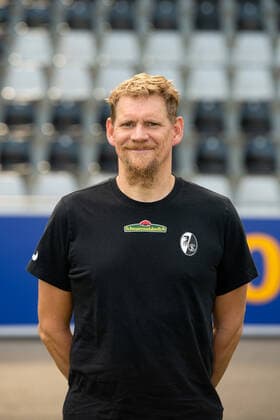 Torge Schwarz SC Freiburg, Physiotherapist , GER, SC Freiburg, 29 07 2021, Media Day Fussball Bundesliga, Spielzeit 2021 2022 DFL REGULATIONS PROHIBIT ANY USE OF PHOTOGRAPHS AS IMAGE SEQUENCES AND OR uerthQUASI VIDEO GER, SC Freiburg, 29 07 2021, Media Day Fussball Bundesliga, Spielzeit 2021 2022 Freiburg Copyright: xEibnerxPressefotox EP_EER