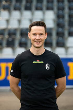 Dr Helge Eberbach SC Freiburg, Team Doctor , GER, SC Freiburg, 29 07 2021, Media Day Fussball Bundesliga, Spielzeit 2021 2022 DFL REGULATIONS PROHIBIT ANY USE OF PHOTOGRAPHS AS IMAGE SEQUENCES AND OR uerthQUASI VIDEO GER, SC Freiburg, 29 07 2021, Media Day Fussball Bundesliga, Spielzeit 2021 2022 Freiburg Copyright: xEibnerxPressefotox EP_EER
