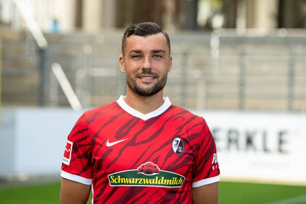 Manuel Gulde SC Freiburg, 5 , GER, SC Freiburg, 29 07 2021, Media Day Fussball Bundesliga, Spielzeit 2021 2022 DFL REGULATIONS PROHIBIT ANY USE OF PHOTOGRAPHS AS IMAGE SEQUENCES AND OR uerthQUASI VIDEO GER, SC Freiburg, 29 07 2021, Media Day Fussball Bundesliga, Spielzeit 2021 2022 Freiburg Copyright: xEibnerxPressefotox EP_EER