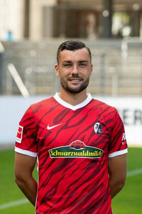 Manuel Gulde SC Freiburg, 5 , GER, SC Freiburg, 29 07 2021, Media Day Fussball Bundesliga, Spielzeit 2021 2022 DFL REGULATIONS PROHIBIT ANY USE OF PHOTOGRAPHS AS IMAGE SEQUENCES AND OR uerthQUASI VIDEO GER, SC Freiburg, 29 07 2021, Media Day Fussball Bundesliga, Spielzeit 2021 2022 Freiburg Copyright: xEibnerxPressefotox EP_EER