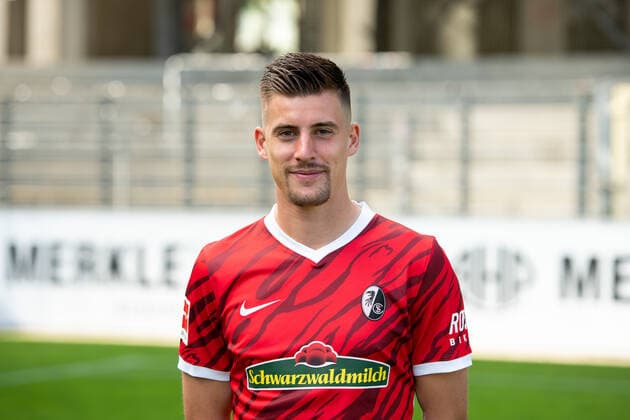 Baptiste Santamaria SC Freiburg, 8 , GER, SC Freiburg, 29 07 2021, Media Day Fussball Bundesliga, Spielzeit 2021 2022 DFL REGULATIONS PROHIBIT ANY USE OF PHOTOGRAPHS AS IMAGE SEQUENCES AND OR uerthQUASI VIDEO GER, SC Freiburg, 29 07 2021, Media Day Fussball Bundesliga, Spielzeit 2021 2022 Freiburg Copyright: xEibnerxPressefotox EP_EER