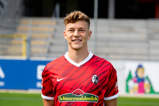 Yannik Keitel SC Freiburg, 14 , GER, SC Freiburg, 29 07 2021, Media Day Fussball Bundesliga, Spielzeit 2021 2022 DFL REGULATIONS PROHIBIT ANY USE OF PHOTOGRAPHS AS IMAGE SEQUENCES AND OR uerthQUASI VIDEO GER, SC Freiburg, 29 07 2021, Media Day Fussball Bundesliga, Spielzeit 2021 2022 Freiburg Copyright: xEibnerxPressefotox EP_EER