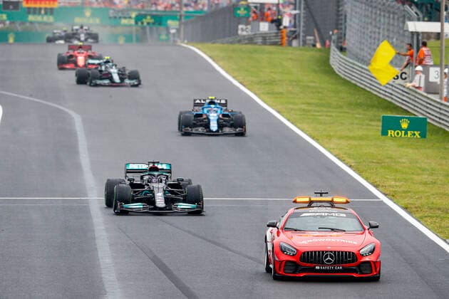 Safety car, 44 HAMILTON Lewis (gbr), Mercedes AMG F1 GP W12 E Performance, action during the Formula 1 Magyar Nagydij 2021, Hungarian Grand Prix, 11th round of the 2021 FIA Formula One World Championship, WM, Weltmeisterschaft from July 30 to August 1, 2021 on the Hungaroring, in Mogyorod, near Budapest, Hungary - FORMULE 1 : Grand Prix de Hongrie - Course - 01 08 2021 DPPI PANORAMIC _V2_2834