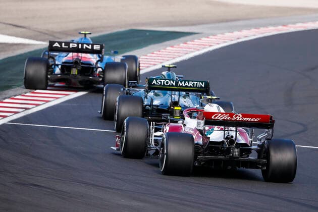 31 OCON Esteban (fra), Alpine F1 A521, 05 VETTEL Sebastian (ger), Aston Martin F1 AMR21, 99 GIOVINAZZI Antonio (ita), Alfa Romeo Racing ORLEN C41, action during the Formula 1 Magyar Nagydij 2021, Hungarian Grand Prix, 11th round of the 2021 FIA Formula One World Championship, WM, Weltmeisterschaft from July 30 to August 1, 2021 on the Hungaroring, in Mogyorod, near Budapest, Hungary - FORMULE 1 : Grand Prix de Hongrie - Course - 01 08 2021 DPPI PANORAMIC _V2_3439