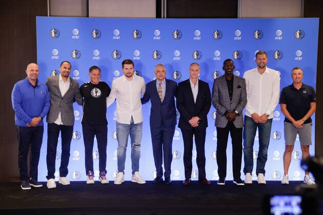 August 10, 2021, Ljubljana, Slovenia: (L-R) Jason Kidd, Nico Harrison, Mark Cuban, Luka Doncic, his agents Bill Duffy and Enrique Villalobos, and the rest of the Mavericks team at a press conference, PK, Pressekonferenz after Doncic™s signing of a 5-year extension contract..Slovenian NBA, Basketball Herren, USA star Luka Doncic signed a five-year 207-million-dollar contract extension with the Dallas Mavericks on Tuesday after Mavericks owner Mark Cuban, head coach Jason Kidd, general manager Nico Harrison and advisor Dirk Nowitzki arrived in Slovenia to formalize the deal. Ljubljana Slovenia - ZUMAs197 0129046433st Copyright: xLukaxDakskoblerx