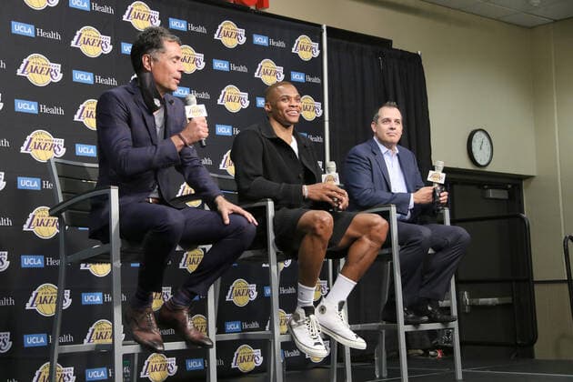 August 10, 2021, Los Angeles, California, USA: (L-R) Los Angeles Lakers general manager Rob Pelinka, guard Russell Westbrook 0 and head coach Frank Vogel speak to the media during an introductory NBA, Basketball Herren, USA basketball press conference, PK, Pressekonferenz at Staples Center in Los Angeles, California on Tuesday, August 10, 2021. PI Los Angeles USA - ZUMAp124 20210810_zaa_p124_002 Copyright: xBURTxHARRISx