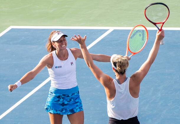 Sport Bilder des Tages August 15, 2021, Montreal, PQ, Canada: Gabriela Dabrowski, right, of Canada, celebrates with partner Luisa Stefani, of Brazil, after their victory over Darija Jurak, of Croatia, and Andreja Klepac, of Slovenia, during the doubles final of the National Bank Open womenöÄÃ s tennis tournament in Montreal, Saturday, Aug. 14, 2021. Gabriela Dabrowski, Luisa Stefani, Darija Jurak, Andreja Klepac - ZUMAc35_ 20210815_zaf_c35_156 Copyright: xGrahamxHughesx
