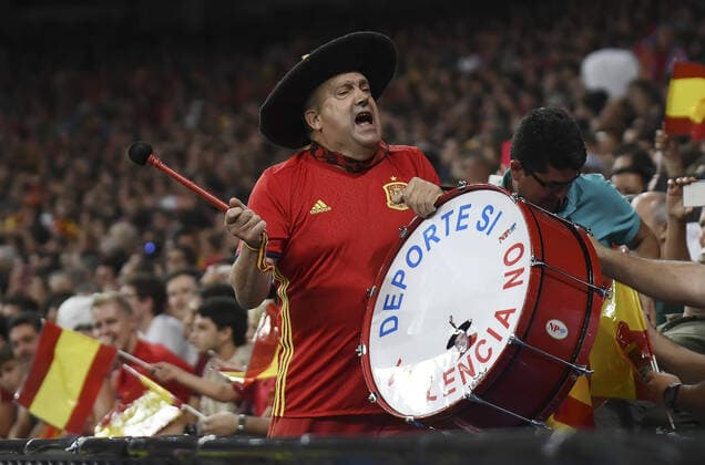 Mandatory Credit: Photo by Bagu Blanco Shutterstock (9037981ct) Spain popular fan Manolo el del bombo. Spain v Italy, World Cup Qualifyng, Group G, Santigo Bernabeu Stadium Stadium - Madrid, Spain, 02 September 2017 Spain v Italy, World Cup Qualifyng, Group G, Santigo Bernabeu Stadium Stadium - Madrid, Spain, 02 September 2017 Copyright: xBaguxBlanco Shutterstockx 9037981ct