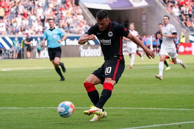 Filip Kostic Eintracht Frankfurt moves away Frankfurt 21 08 2021 Eintracht Frankfurt vs FC Augsburg, Deutsche Bank Park, 2 Matchday Bundesliga