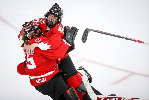 August 31, 2021, Calgary, ab, Canada: Canada s goalie Ann-Renee Desbiens, left, and Blayre Turnbull celebrates winning the gold medal final against the United States in IIHF Women s World Championship, WM, Weltmeisterschaft hockey action in Calgary, Tuesday, Aug. 31, 2021. Ann-Renee Desbiens, Blayre Turnbull - ZUMAc35_ 20210831_zaf_c35_091 Copyright: xJeffxMcintoshx