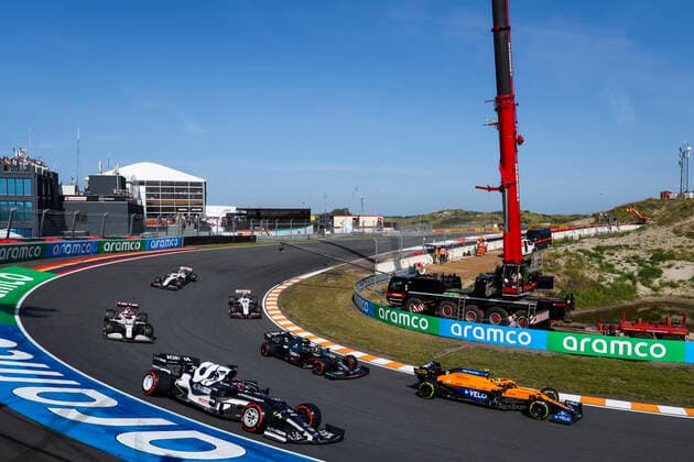 22 TSUNODA Yuki (jap), Scuderia AlphaTauri Honda AT02, 04 NORRIS Lando (gbr), McLaren MCL35M, action during the Formula 1 Heineken Dutch Grand Prix 2021, 13th round of the 2021 FIA Formula One World Championship, WM, Weltmeisterschaft from September 3 to 5, 2021 on the Circuit Zandvoort, in Zandvoort, Netherlands FORMULE 1 : Grand Prix des Pays-Bas - 05 09 2021 DPPI PANORAMIC 00121028AV6_7815.JPG