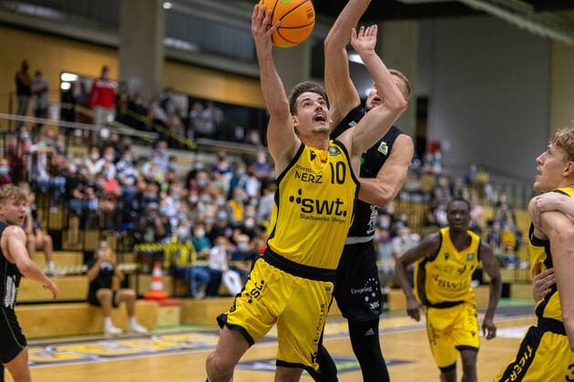 Gianni Otto Tigers Tuebingen, 10 Kevin Strangmeyer Ehingen Urspring, 22 ¨¨¨Tigers Tuebingen vs Ehingen Urspring, 2 basketball, Bundesliga, Pro A, Barmer 2 basketball, test game, season 2021 2022, 10 09 2021, ¨¨ Tigers Tuebingen Ehingen Urspring, Pro A, 2 Bundesliga, Barmer 2 basketball, test game, season 2021 2022, 10 09 2021 Rottenburg am Neckar. Copyright: xNinaxSander xEibnerxPressefotoxIx EP_NSR