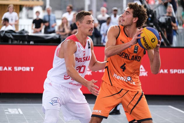 September 12, 2021, Paris, France: Paris, France, Paris, September 12, 2021, Jan Driessen (Netherlands) and AÂukasz Diduszko (Poland) in action during FIBA 3x3 Europe Cup 2021 - Basketball EuroCup Championship Basketball EuroCup Championship - FIBA 3x3 Europe Cup 2021, Paris, France - ZUMAl164 20210912_zsa_l164_205 Copyright: xDavidexDixLallax