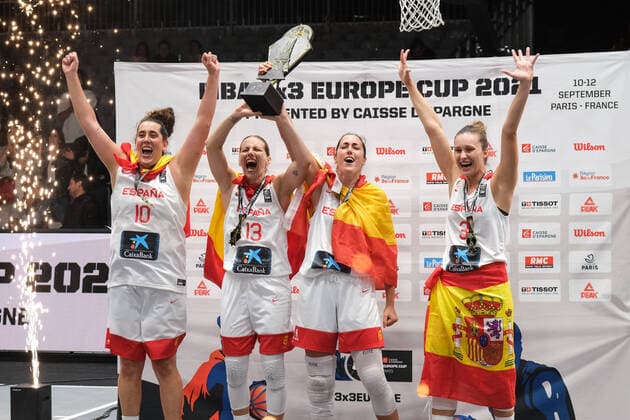 September 12, 2021, Paris, France: Paris, France, Paris, September 12, 2021, Spain wins the FIBA 3x3 Europe Cup 2021 in Paris during FIBA 3x3 Europe Cup 2021 - Basketball EuroCup Championship Basketball EuroCup Championship - FIBA 3x3 Europe Cup 2021, Paris, France - ZUMAl164 20210912_zsa_l164_480 Copyright: xDavidexDixLallax