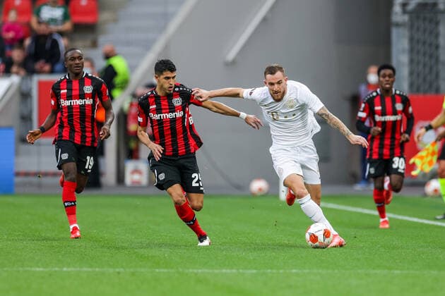 16 09 2021, Football, 2021 2022 season, UEFA Europa League, Group stage, Matchday 1, Bayer 04 Leverkusen Ferencvaros Budapest v l Moussa Diaby Bayer 04 Leverkusen , Exequiel Palacios Bayer 04 Leverkusen , Stjepan Loncar Ferencvarosi TC , Action, Duel Photo RHR Foto Dennis Ewert Leverkusen BayArena NRW Germany xRHR FOTO DEx