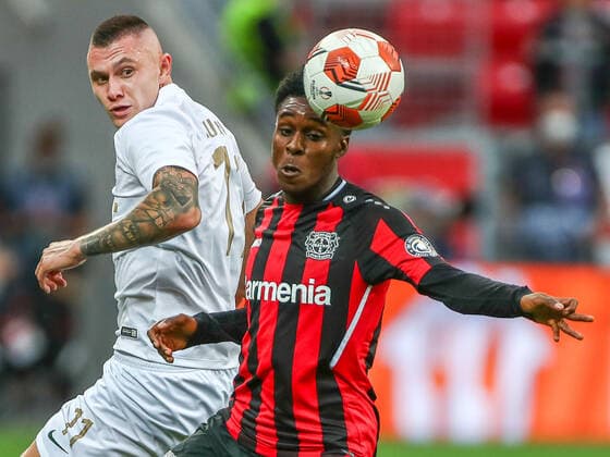 Jeremie Frimpong Bayer 04 Leverkusen, 30 on the ball, in action, GER, Bayer 04 Leverkusen vs Ferencvaros Budapest Ferencvarosi Torna Club, UEFA Europa League Group G, Group Stage, Season 2021 2022, 16 09 2021, , DFB DFL regulations prohibit any use of photographs as image sequences and or quasi video , GER, Bayer 04 Leverkusen vs Ferencvaros Budapest Ferencvarosi Torna Club, UEFA Europa League Group G, Group Stage, Season 2021 2022, 16 09 2021 Leverkusen Copyright: xEibner-Pressefoto GabrielxBoiax EP_GBA