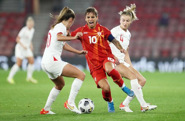 Mandatory Credit: Photo by James Marsh Shutterstock (12448509ao) Natasha Andonova of North Macedonia and Leah Williamson of England. England Women v North Macedonia Women, FIFA Women s World Cup 2023 Qualifying, Group D, Football, St Mary s Stadium, Southampton, UK - 17 Sep 2021 EDITORIAL USE ONLY No use with unauthorised audio, video, data, fixture lists, club league logos or live services. Online in-match use limited to 120 images, no video emulation. No use in betting, games or single club league player publications. England Women v North Macedonia Women, FIFA Women s World Cup 2023 Qualifying, Group D, Football, St Mary s Stadium, Southampton, UK - 17 Sep 2021 EDITORIAL USE ONLY No use with unauthorised audio, video, data, fixture lists, club league logos or live services. Online in-match use limited to 120 images, no video emulation. No use in betting, games or single club league player publications. Copyright: xJamesxMarsh Shutterstockx 12448509ao