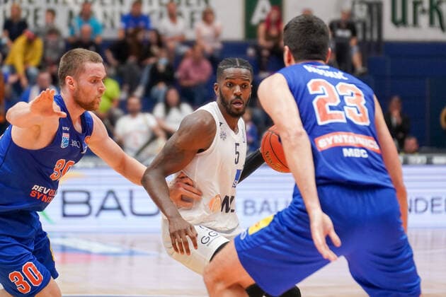 GER, Basketball, Bundesliga, Men, 2021 2022, 1 matchday, Syntainics MBC MLP Academics Heidelberg, 25 09 2021, v l Jakub Garbacz MBC, 30 , Shyron Ely Heidelberg, 5 , Goran Huskic MBC, 23 GER, Basketball, Bundesliga, Men, 2021 2022, 1 matchday, Syntainics MBC MLP Academics Heidelberg, 25 09 2021, Weissenfels Copyright: xSchulz Eibner-Pressefotox ep_eer