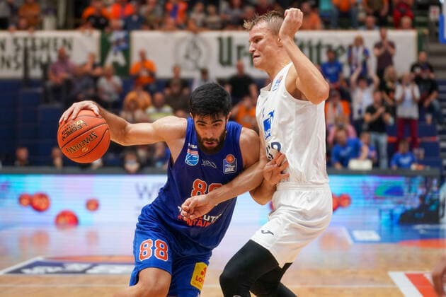 GER, Basketball, Bundesliga, Men, 2021 2022, 1 matchday, Syntainics MBC MLP Academics Heidelberg, 25 09 2021, v l Behnam Yakhchali MBC, 88 , Niklas Wuerzer Heidelberg, 2 GER, Basketball, Bundesliga, Men, 2021 2022, 1 matchday, Syntainics MBC MLP Academics Heidelberg, 25 09 2021, Weissenfels Copyright: xSchulz Eibner-Pressefotox ep_eer