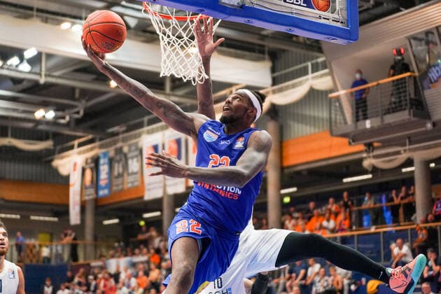 GER, Basketball, Bundesliga, Men, 2021 2022, 1 Matchday, Syntainics MBC MLP Academics Heidelberg, 25 09 2021, Chris Coffey MBC, 22 ahead of Kelvin Martin Heidelberg, 10 GER, Basketball, Bundesliga, Men, 2021 2022, 1 Matchday, Syntainics MBC MLP Academics Heidelberg, 25 09 2021, Weissenfels. Copyright: xSchulz Eibner-Pressefotox ep_eer