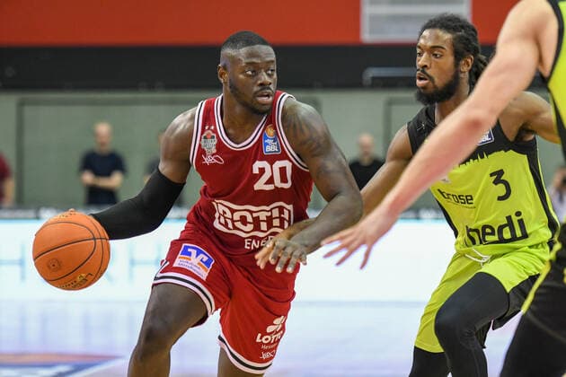 Rawle Alkins, Marcus Thornton 1 matchday, Basketball Bundesliga, Basketball season 2021 2022, Germany, easyCredit BBL, Germany, Giessen 46ers, giessen red, men, Jobstairs GIESSEN 46ers Medi Bayreuth, men, Bayreuth in yellow
