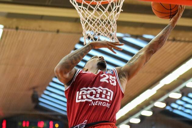 Phillip Fayne 1 matchday, Basketball Bundesliga, Basketball season 2021 2022, Germany, easyCredit BBL, Germany, Giessen 46ers, giessen red, men, jobstairs GIESSEN 46ers Medi Bayreuth, men, Bayreuth in yellow