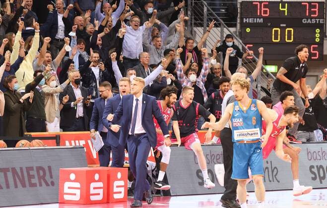 Lisalo Tuomas TB Bonn coach after the win against Ulm, Telekom Baskets Bonn vs Ratiopharm Ulm, Basketball, 1 Easy Credit Bundesliga, 2 Matchday, 29 09 2021, Telekom Baskets Bonn vs Ratiopharm Ulm, Basketball, 1 Easy Credit Bundesliga, 2 Matchday, 29 09 2021, Photo EIBNER Joerg Niebergall Bonn Copyright: xJoergxNiebergall Eibner-Pressefox EP_JNL