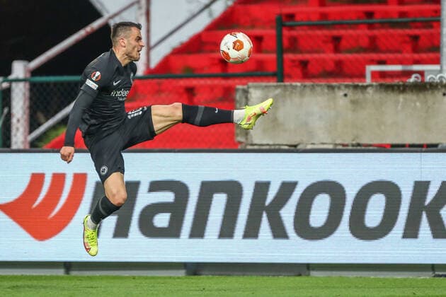 Filip Kostic Eintracht Frankfurt, 10 on the ball, in action, BEL, Royal Antwerp Antwerpen FC vs Eintracht Frankfurt, UEFA Europa League Group D, group stage, season 2021 2022, 30 09 2021, , DFB DFL regulations prohibit any use of photographs as image sequences and or quasi video , BEL, Royal Antwerp Antwerpen FC vs Eintracht Frankfurt, UEFA Europa League Group D, group stage, season 2021 2022, 30 09 2021 Antwerp Copyright: xEibner-Pressefoto GabrielxBoiax EP_GBA